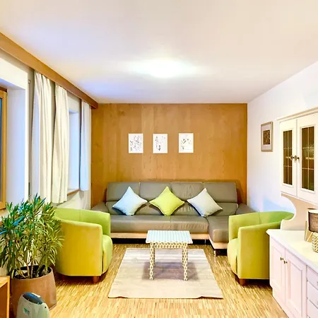Stroblhof Apartment *